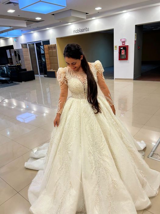 Rochie de mireasă cu perle și pietricele  cu preț accesibil!