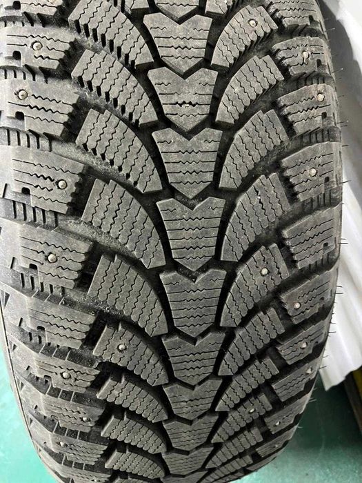 резина 275 /60/ 20 шипами