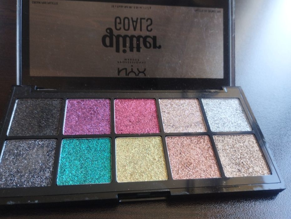 Различни гримове