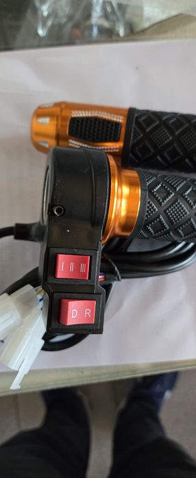 Масур, дръжка за газ за електрическа триколка