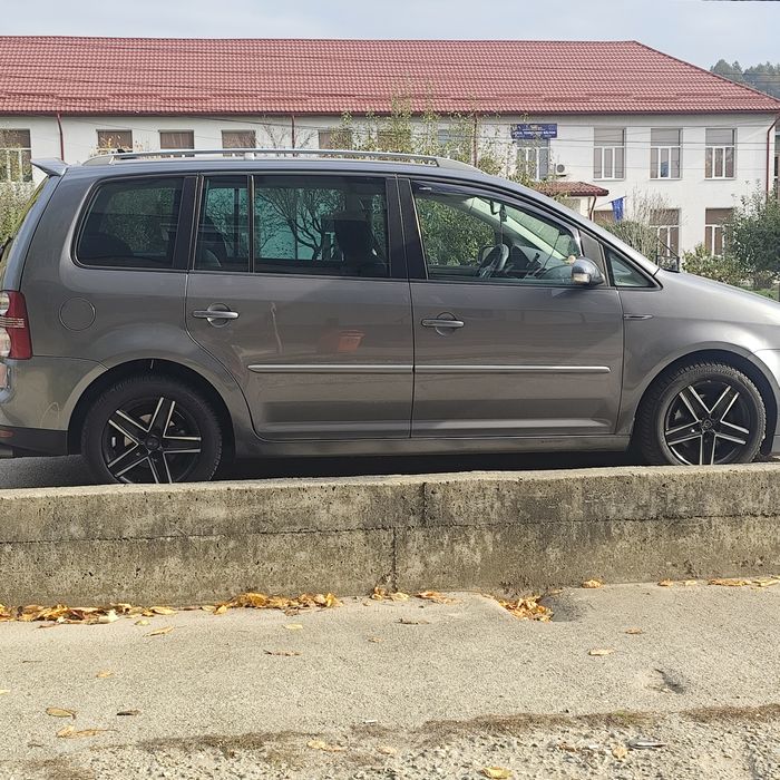 Vând Touran in stare foarte buna