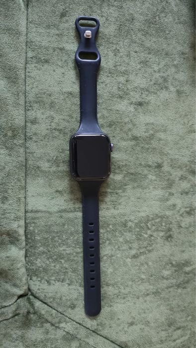 Apple Watch Series 6 (GPS) cu carcasă de 40 mm din aluminiu