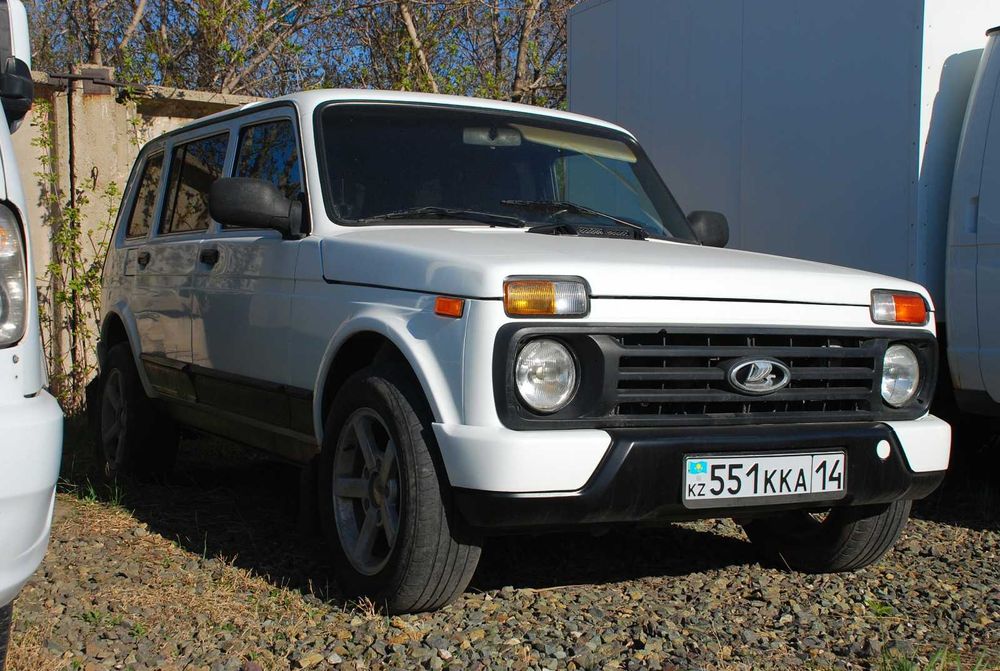 Продам автомобиль Нива (возможен бартер)