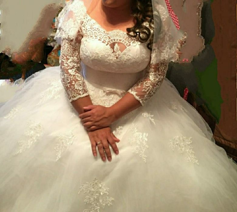 Срочно продам шикарное платье!!