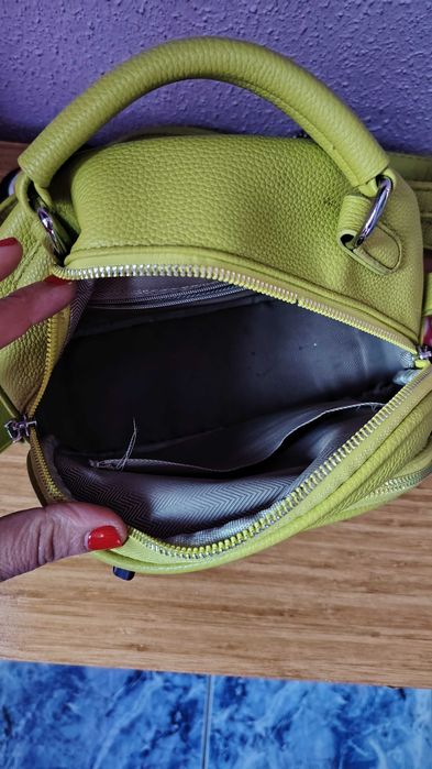 Дамска кожена раница