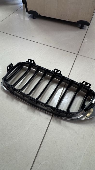 Решетки бъбреци F32 , F33 , F36 4 серия оригинални комплект