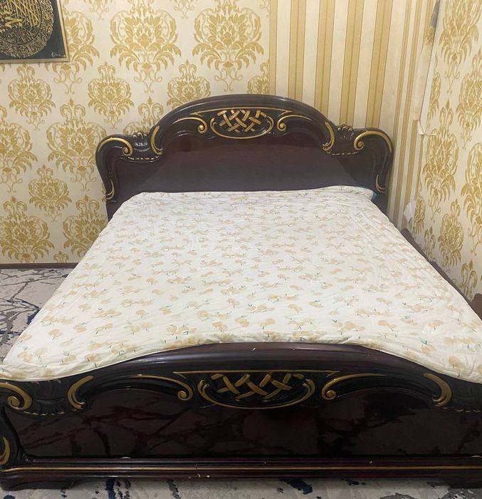 Срочно продаю мебель спальня гарнитура