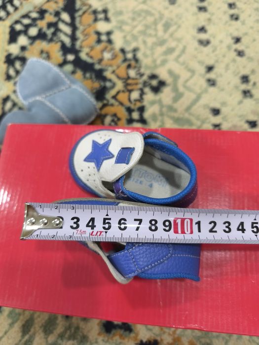 Отдам обувь до 2 лет