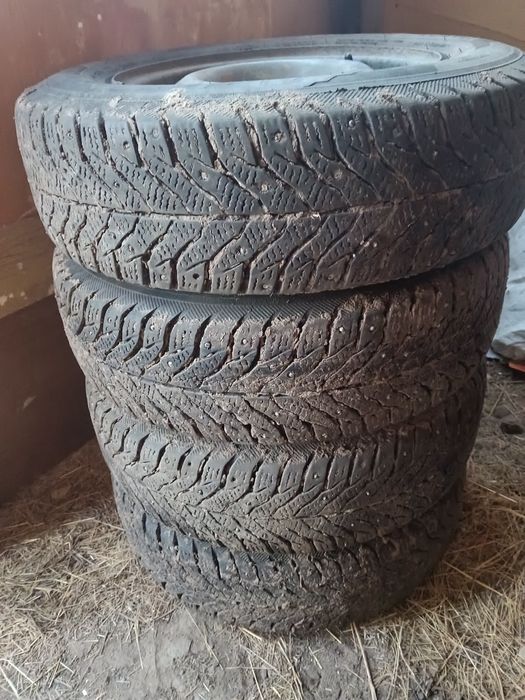 Продам зимние шины с дисками в сборе  R13