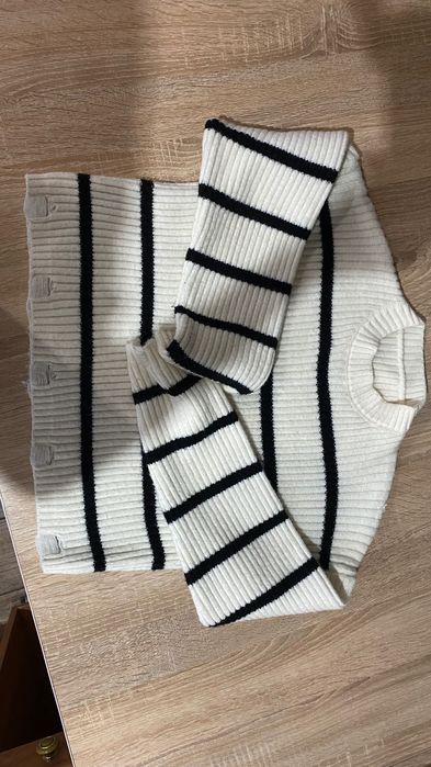 Свитер укороченный теплый