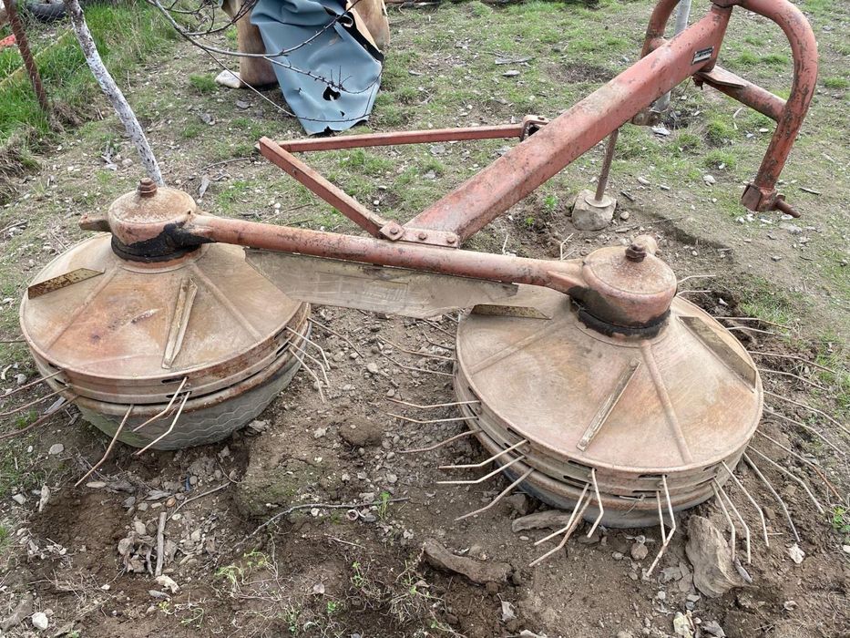 Grebla adunat fan , iarba ,masina strans fan