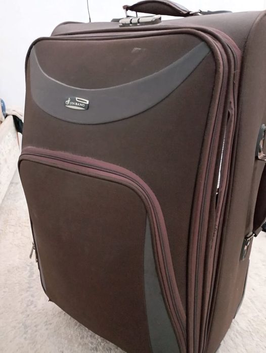 Продам чемодан в хорошем состоянии