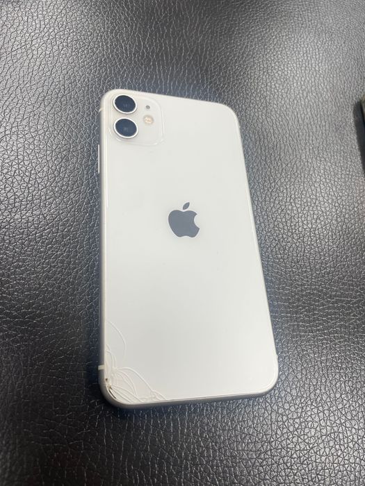 Срочно продается айфон 11