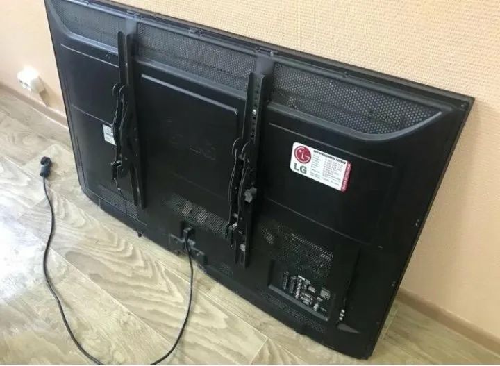 Телевизор плазменный 50" (127 см)