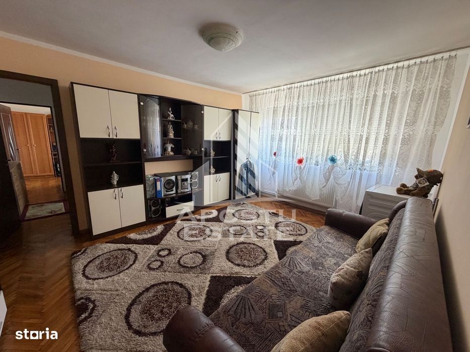 Apartament cu 3 camere de vânzare , Zona Dacia , Timisoara