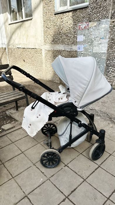 Продается детская коляска 3 в 1