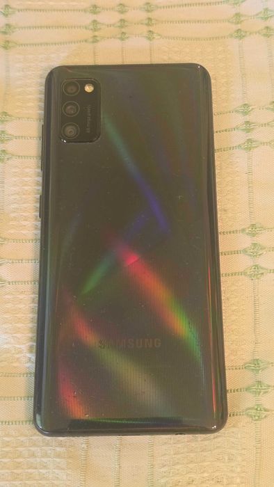 Продавам Samsung Galaxy A41
