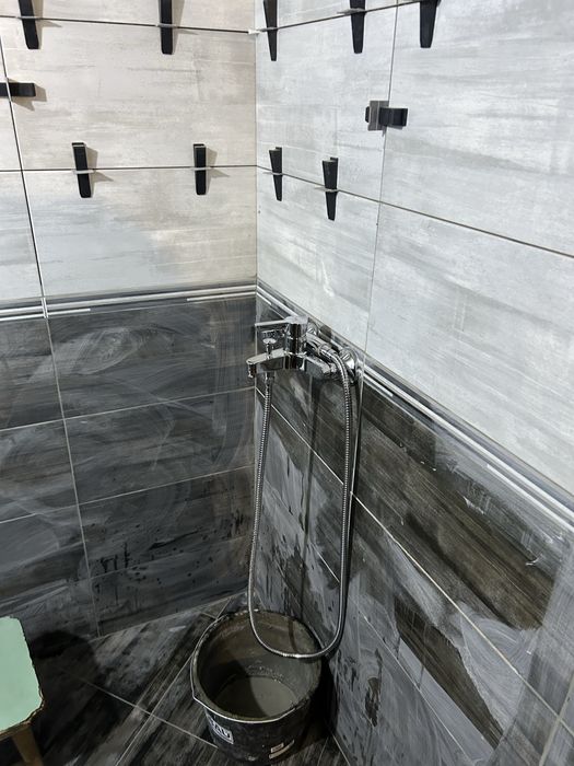 Ремонт на бани и други вътрешни ремонти.