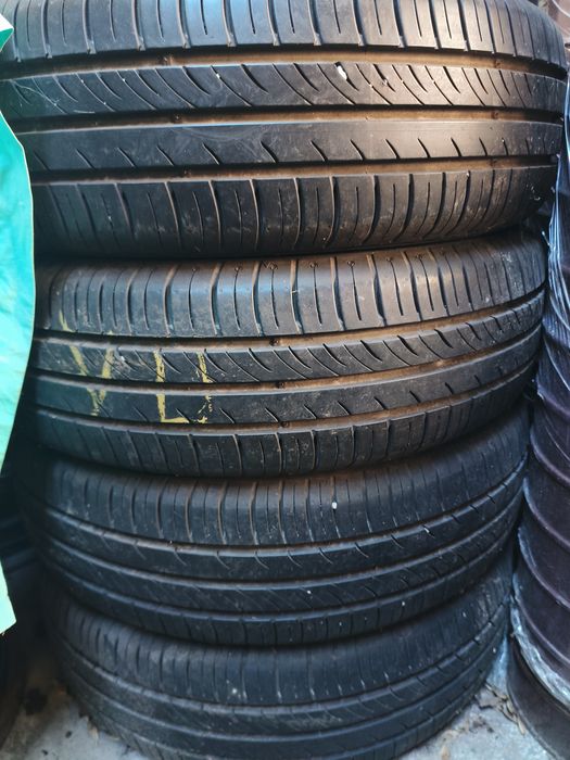 Продавам 4 броя почти нови летни гуми Кумхо 195/65/15