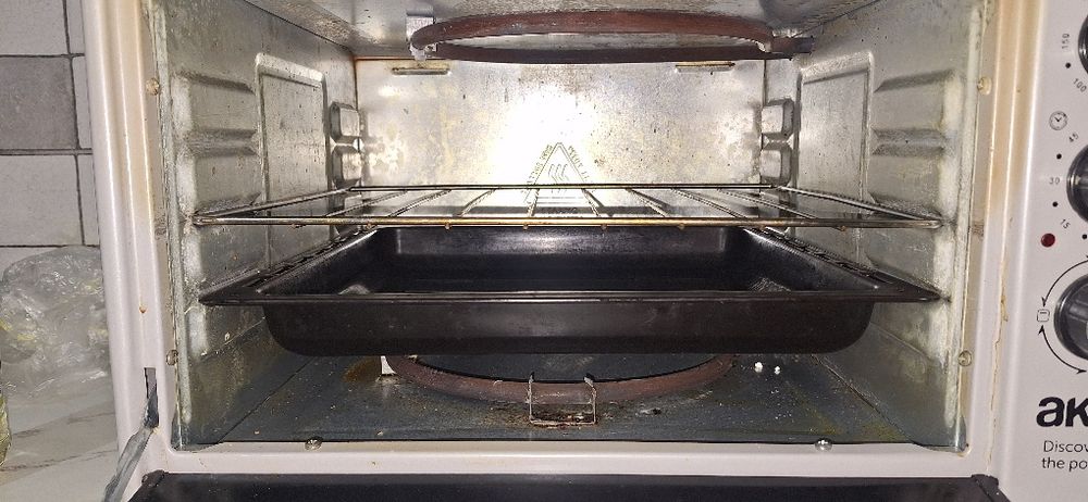 Продам печь духовку akel