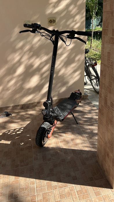 Vand trotineta electrica