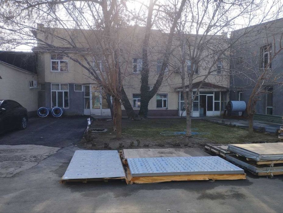 Продаётся недвижимость офисное и складские помещения 57 соток
