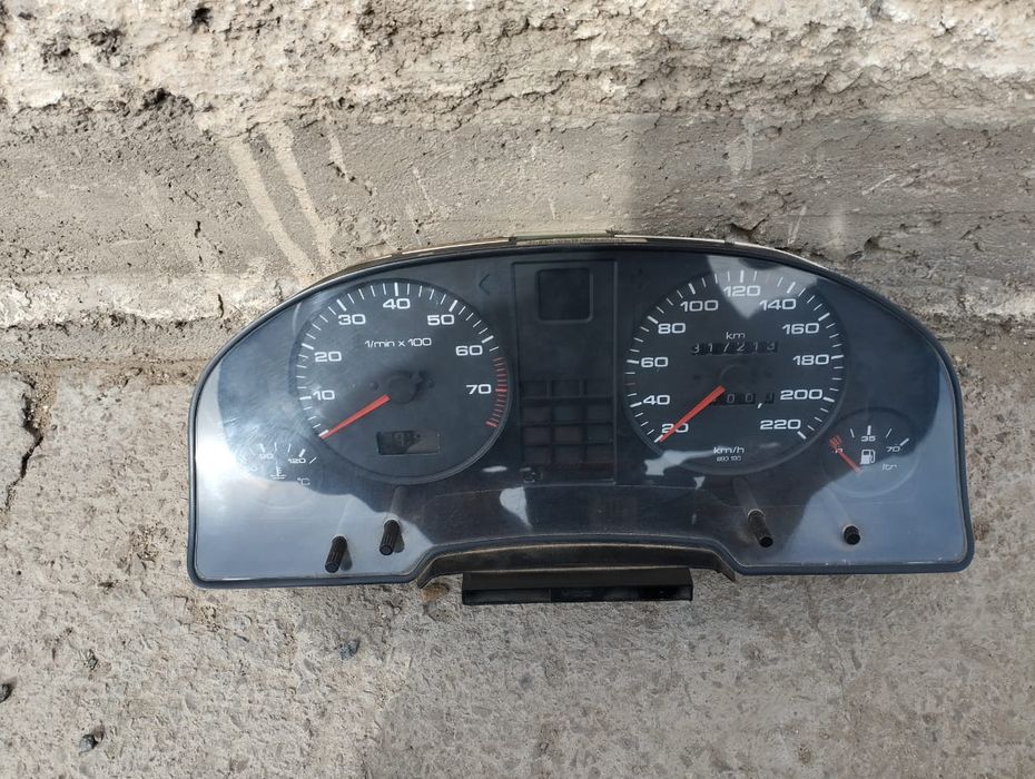 Продам диски на Ауди 80 и много что