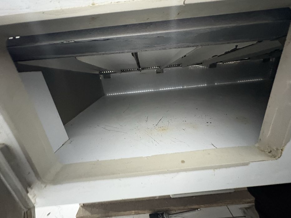 Витринный холодильник