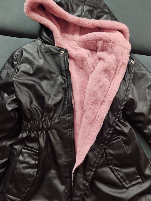 Продам куртку для девочки.