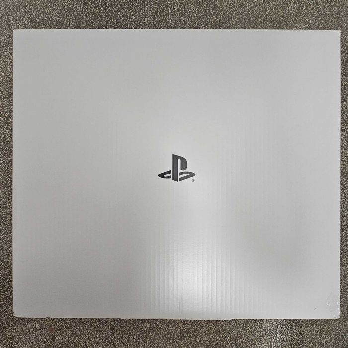 Камуфлажен PlayStation 5 с 2 джойстика, 4 топ игри, 2 охлаждания, PS5