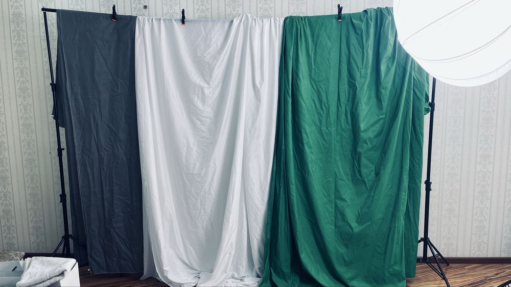 Студийное оборудование для сьемок + стоитка подставка + полотна