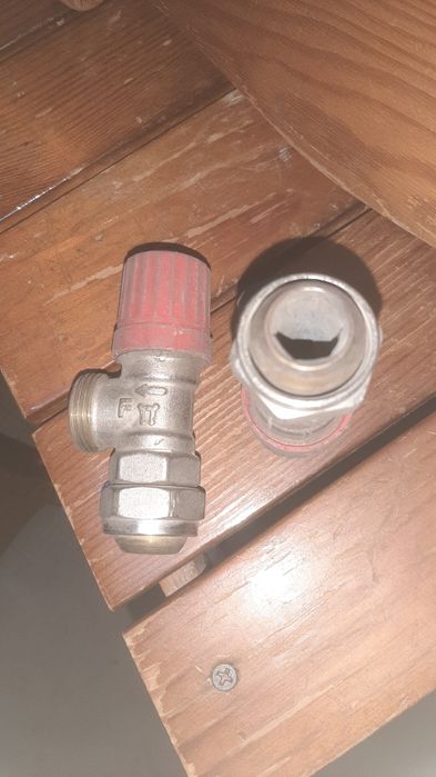 Продам краны для радиаторов отопления