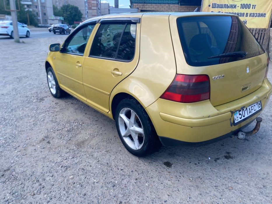Volkswagen Golf продам срочно