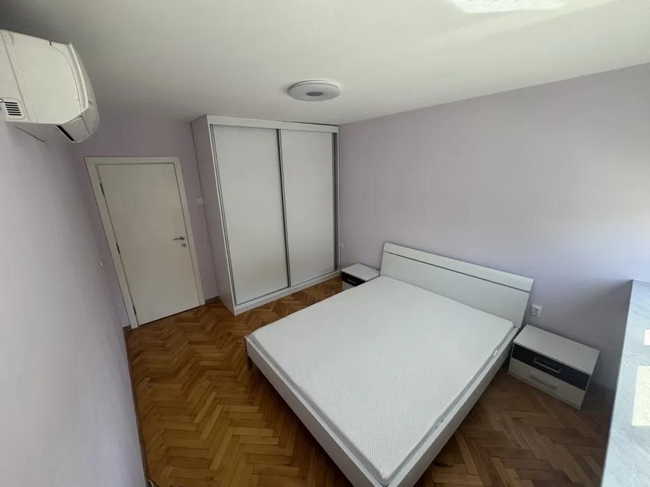 Дава се под наем Двустаен апартамент в Пловдив, Център - 64 кв.м за 432.48 € - Снимка #3