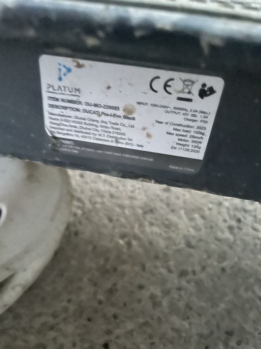 Vand sau schimb trotineta electrica ducati pro 1 evo si un ps4 slim detalli in privat