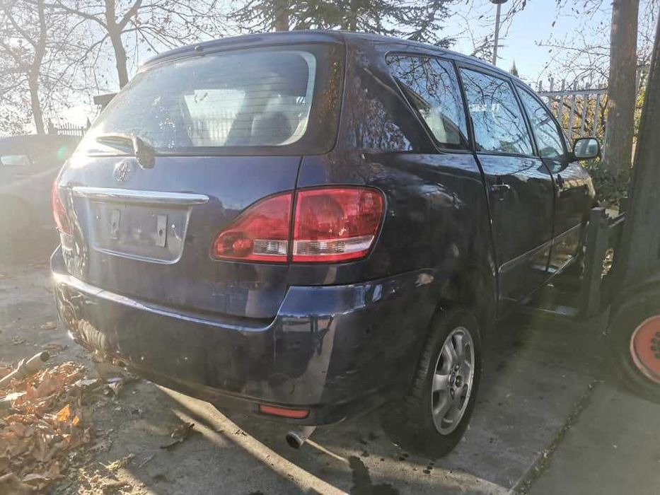 Toyota Avensis Verso 2.0 D4-D 116кс НА ЧАСТИ