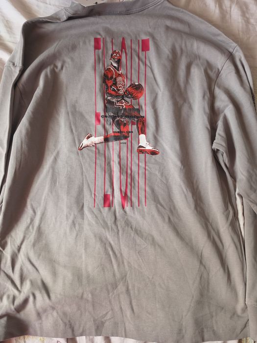Продам лонгслив Jordan