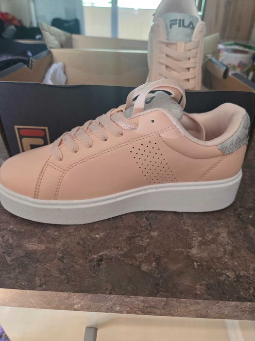 Маратонки     FILA