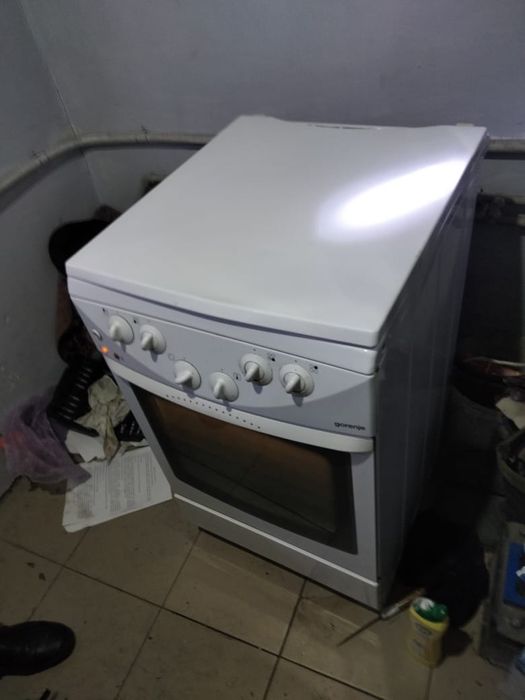 Продам газовую плиту