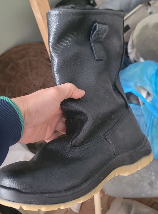 Ичлари мехлик этик 2 дона 44-43 размерлардан, янги ишлатилмаган...