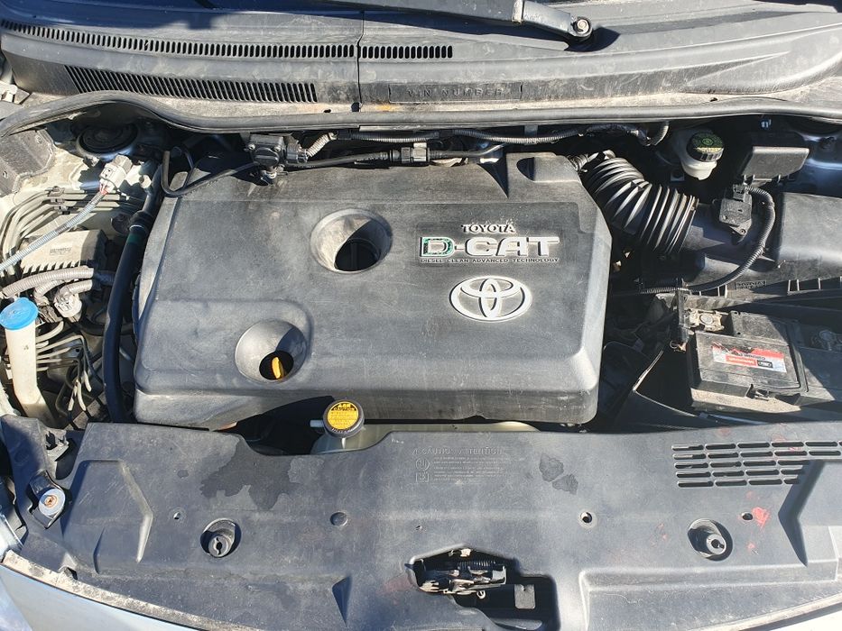 Тойота Корола Версо 2.2 д-кат 177к.с на части Toyota Verso 2.2d-cat