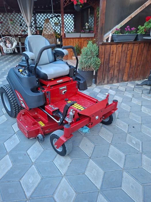 Tractoras Gazon 2024 Ferris 400S 23 CP USA