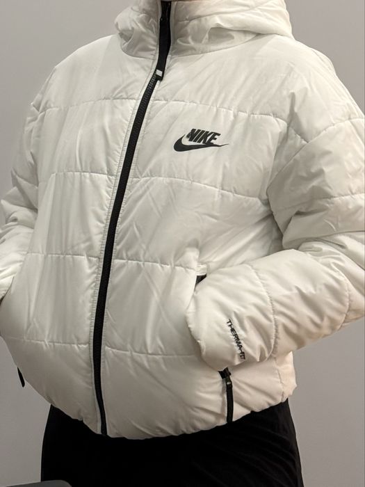 Женская куртка nike