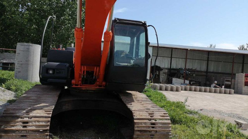 Xitache 210CLL srochna sotiladi