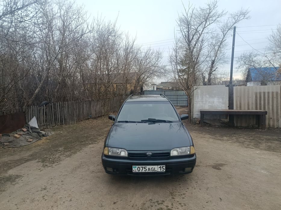 Продам машину ниссан