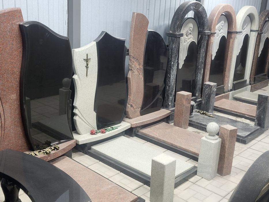 Памятники Костанай