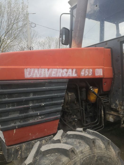Tractor Universal 453 DT 4x4 an 2005 inmatriculat  anvelope noi stare foarte bună