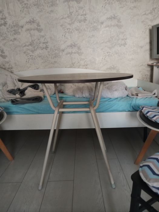 Продам круглый стол