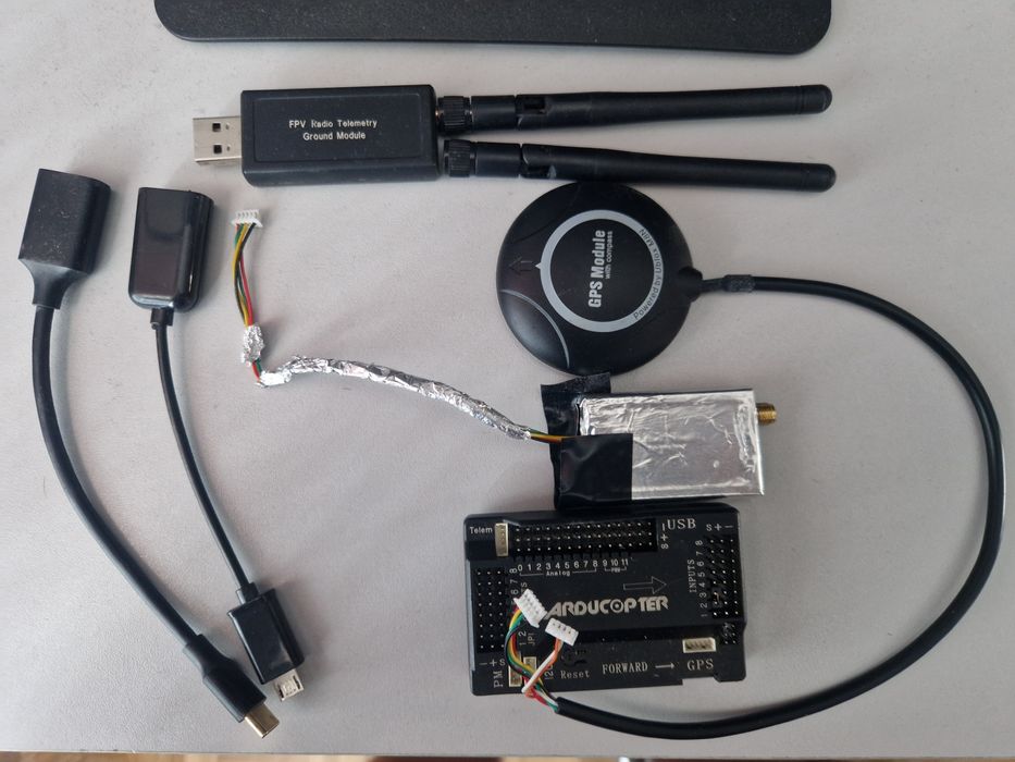 Arducopter GPS и автопилот за лодка за захранка или дрон