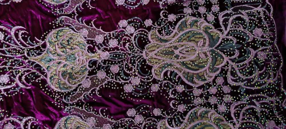 Материал с камнями Сваровски